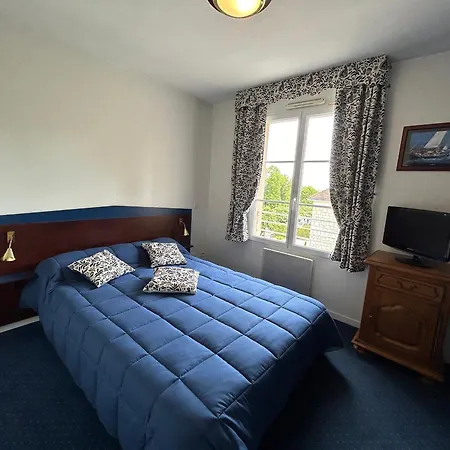 T2 Avec Balcon Et Piscine Commune, Pres Des Thermes - Fr-1-541-150 *