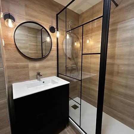 T2 Avec Balcon Et Piscine Commune, Pres Des Thermes - Fr-1-541-150