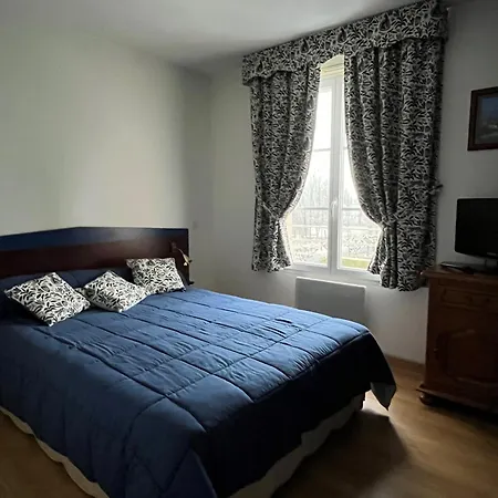 T2 Avec Balcon Et Piscine Commune, Pres Des Thermes - Fr-1-541-150 * לה רוש-פוזה