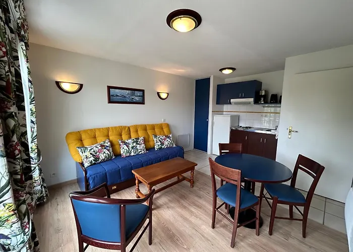 T2 Avec Balcon Et Piscine Commune, Pres Des Thermes - Fr-1-541-150 Apartment *