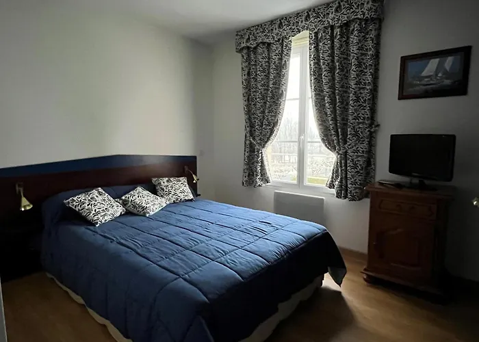 T2 Avec Balcon Et Piscine Commune, Pres Des Thermes - Fr-1-541-150 * La Roche-Posay